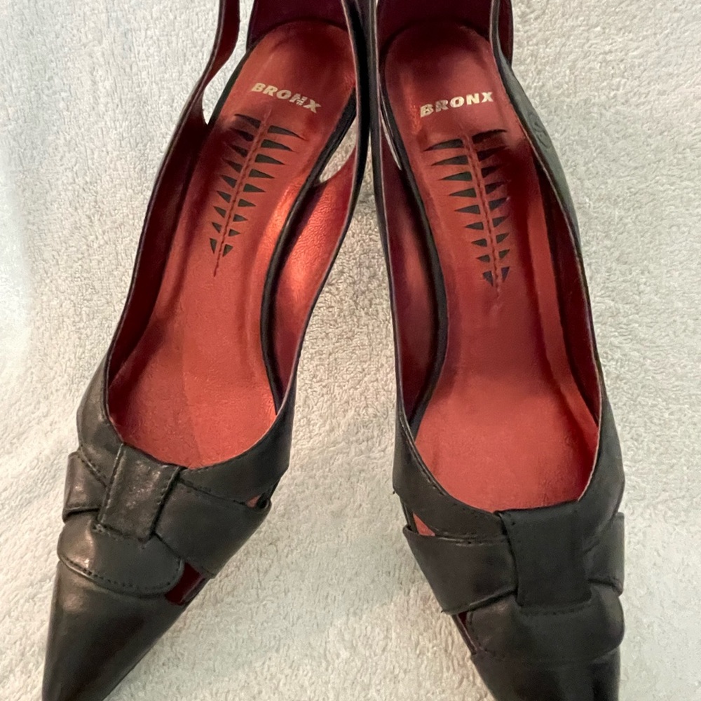 Bronx black leather pumps